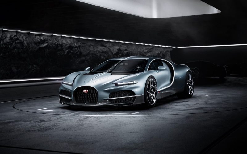 Bugatti Unveils New Hybrid Supercar Tourbillon: Design and Features Revealed!